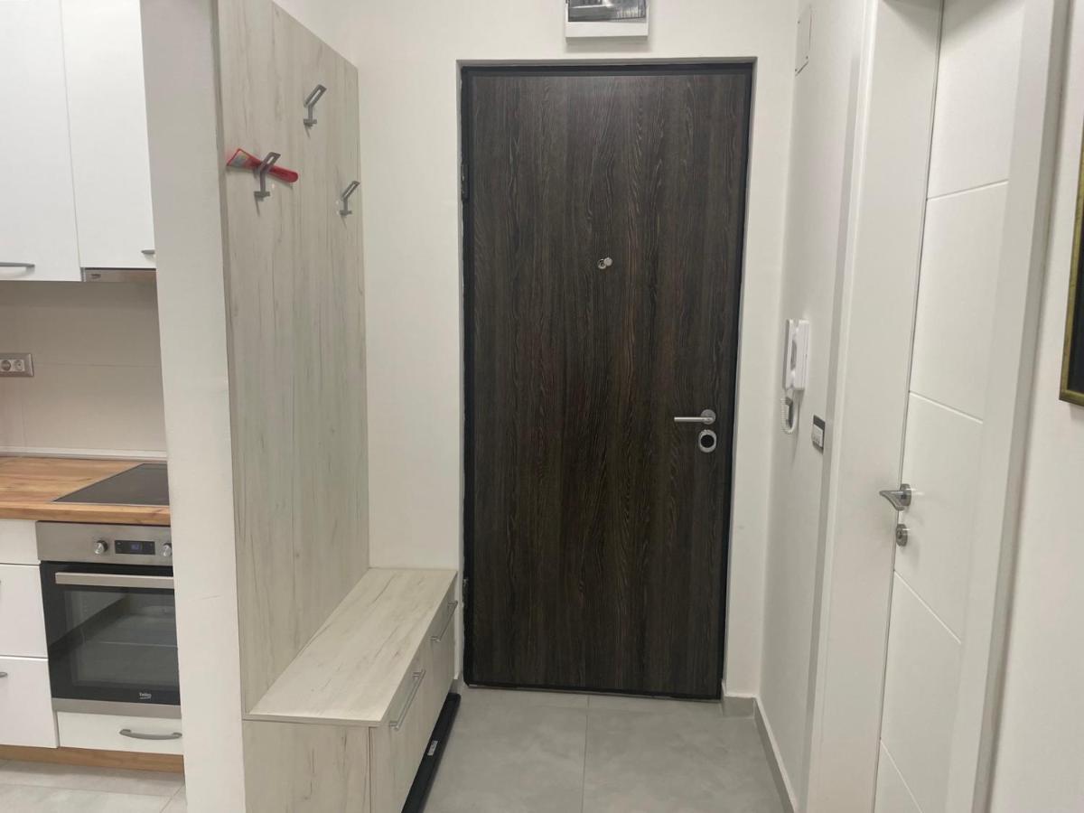 Apartment Barcelona Zemun Belgrade Exterior photo